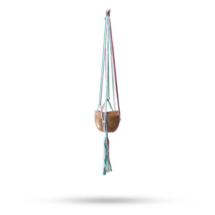Macrame plant hangar