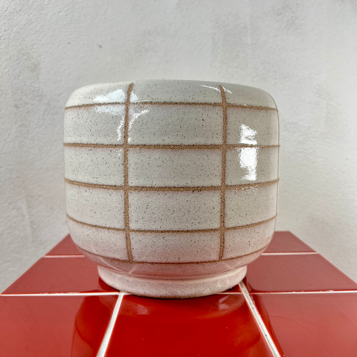 Jake Ceramic Pot – Off-White Grid – 19cm