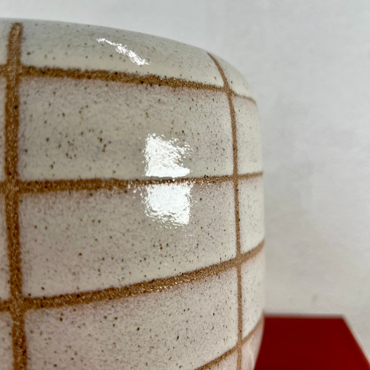 Jake Ceramic Pot – Off-White Grid – 19cm