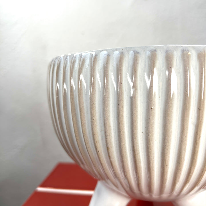 White Tripod Ridged Pot