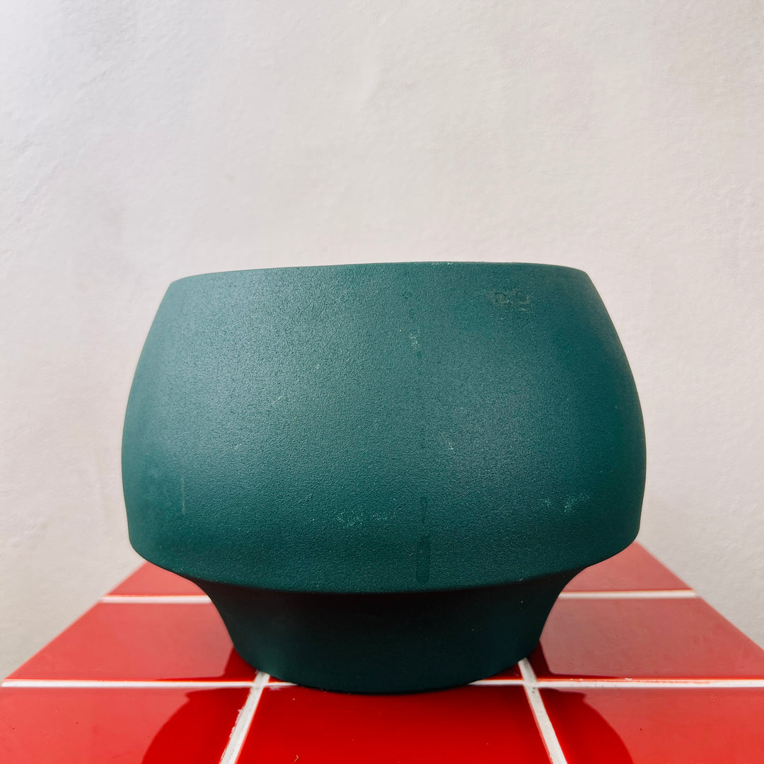 Modern Green Metal Planter – 3 Sizes