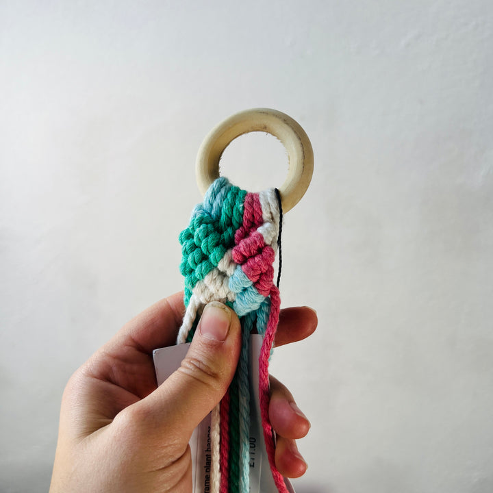 Macrame plant hangar