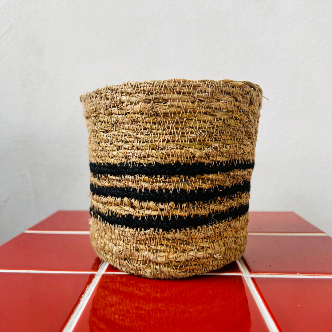Black Stripes Pien Pot D12.5 x H12cm – Natural Striped Basket Pot