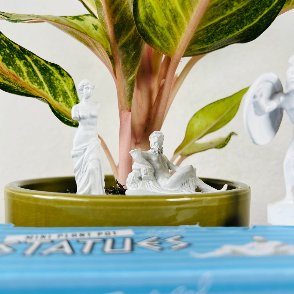 mini plant pot statues Mini Plant Pot Statues – Set of 4