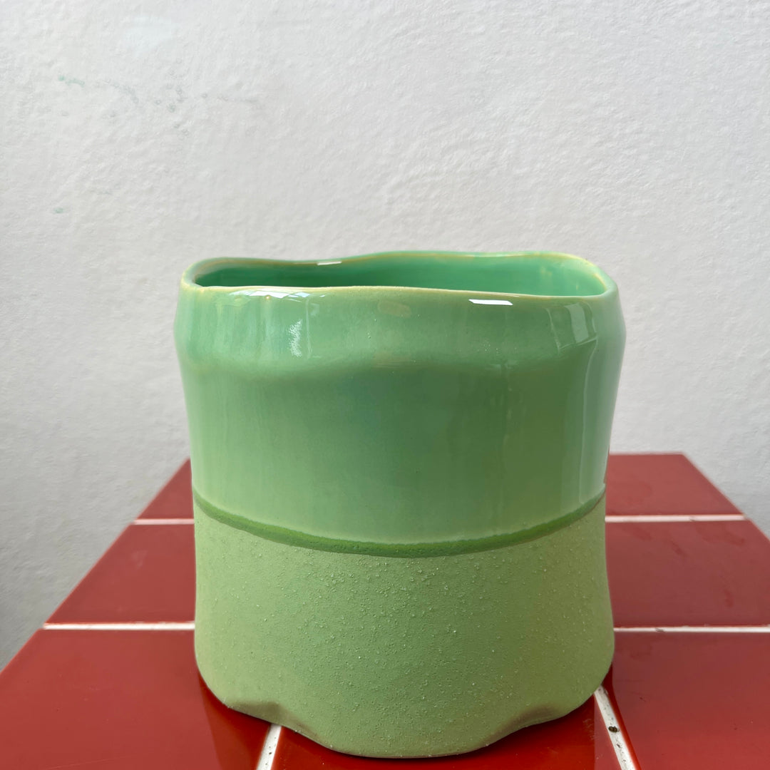 Wobble Pop Two-Tone Ceramic Pot – 12cm Lucky Dip
