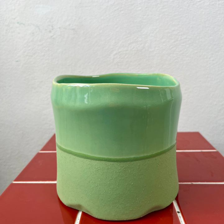 Wobble Pop Two-Tone Ceramic Pot – 12cm Lucky Dip