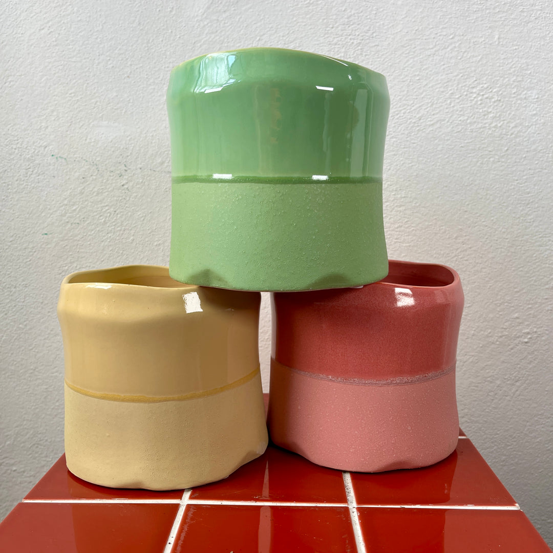 Wobble Pop Two-Tone Ceramic Pot – 12cm Lucky Dip