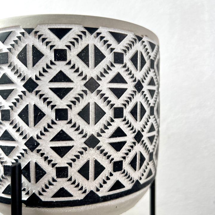 Black & White Geometric Ceramic Pot with Stand – 14 × 12cm (Pattern Variants)