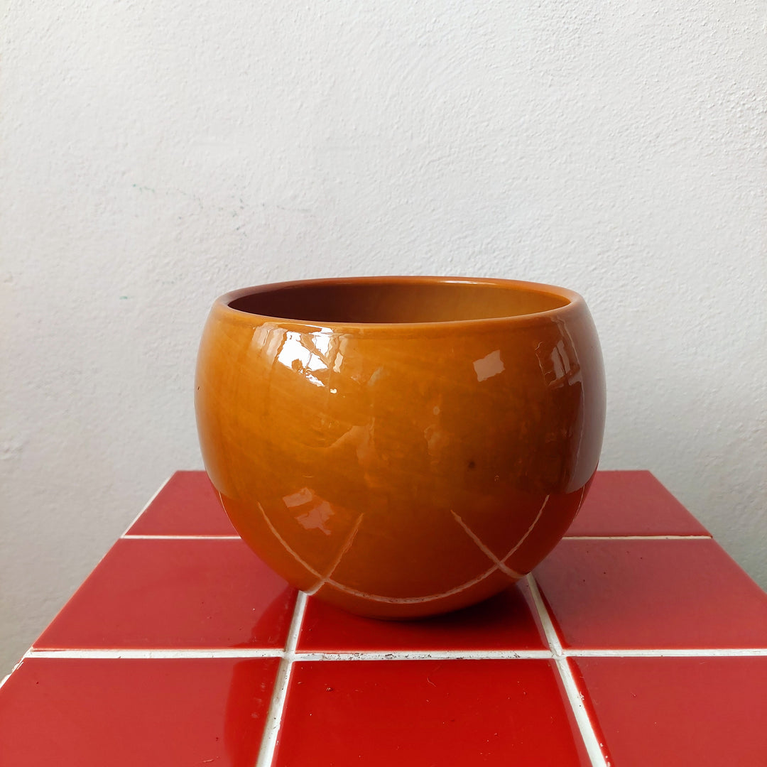 curved mustard Ceramic Pot
