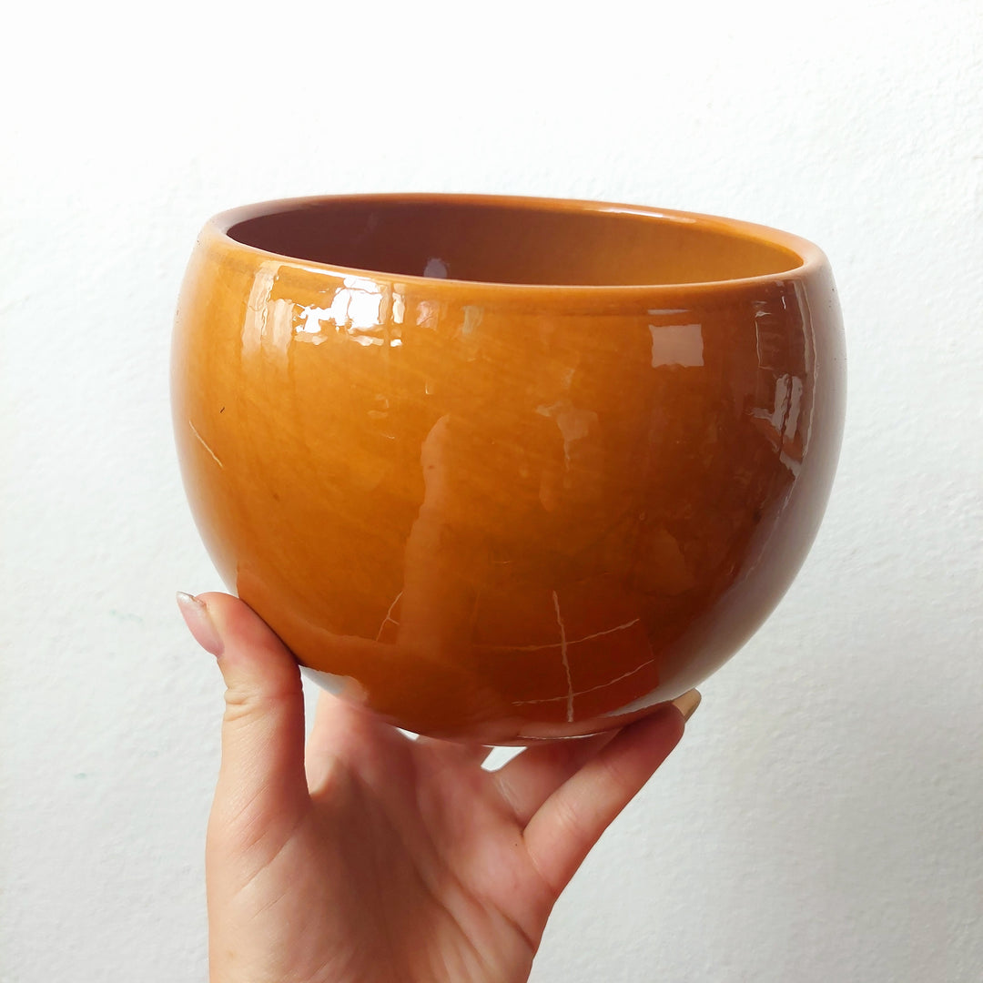curved mustard Ceramic Pot